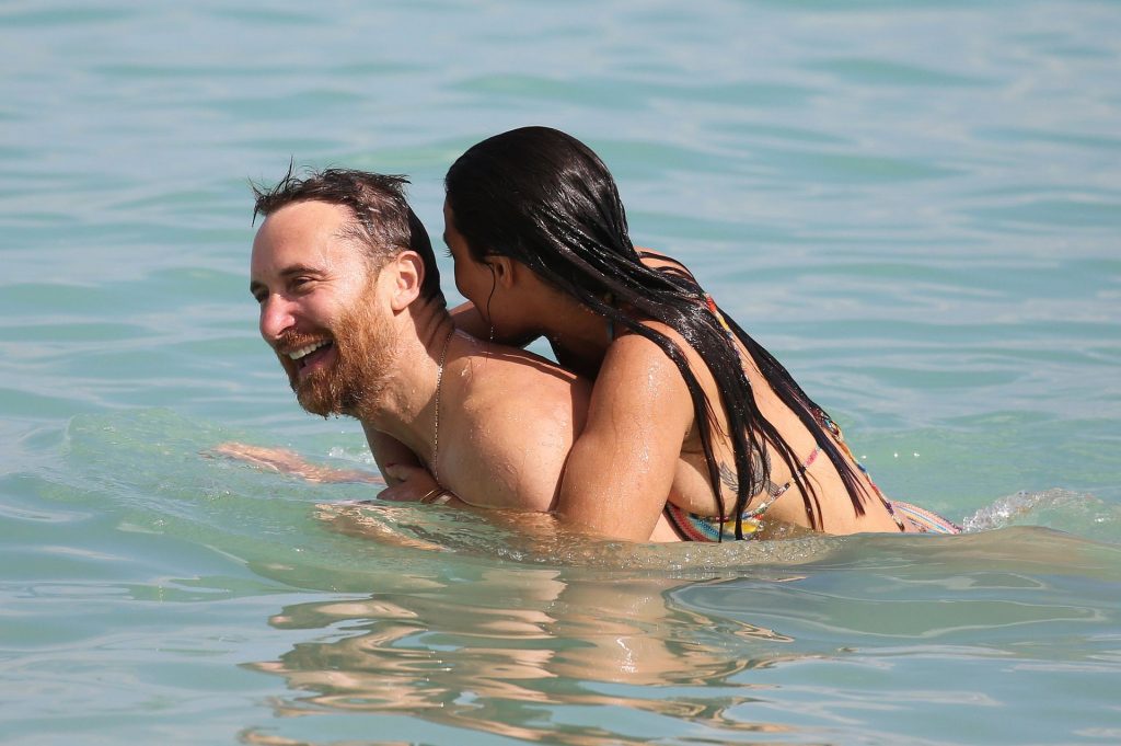 Bikini-Wearing Bombshell Jessica Ledon Makes Out with Her BF gallery, pic 82
