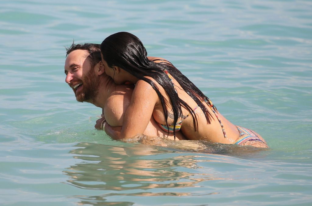 Bikini-Wearing Bombshell Jessica Ledon Makes Out with Her BF gallery, pic 84