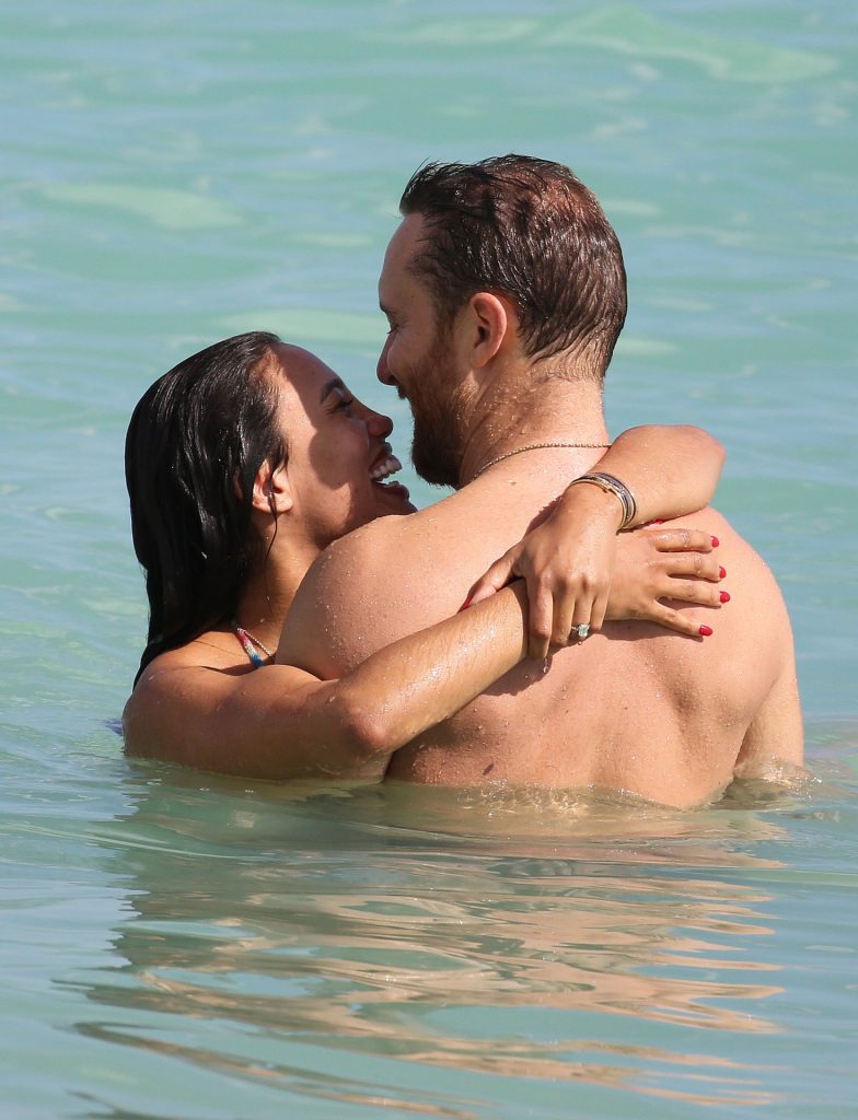 Bikini-Wearing Bombshell Jessica Ledon Makes Out with Her BF gallery, pic 112