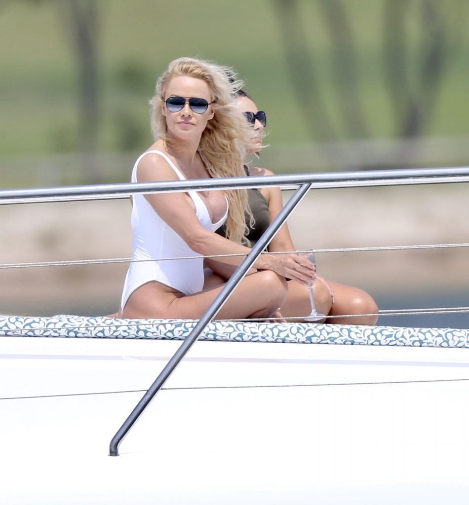 Big-Breasted GILF Pamela Anderson Hanging Out on a Fancy Yacht gallery, pic 48