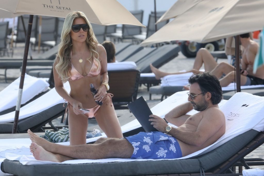 Bikini-Clad Sylvie Meis is the Hottest Thing You’ve Seen All Day gallery, pic 2