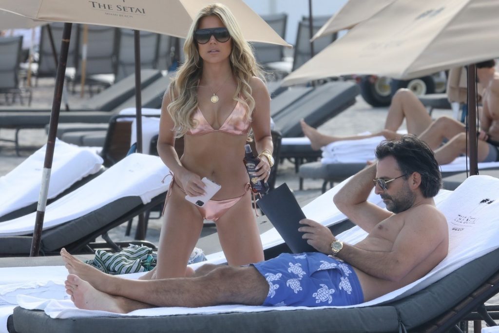 Bikini-Clad Sylvie Meis is the Hottest Thing You’ve Seen All Day gallery, pic 4