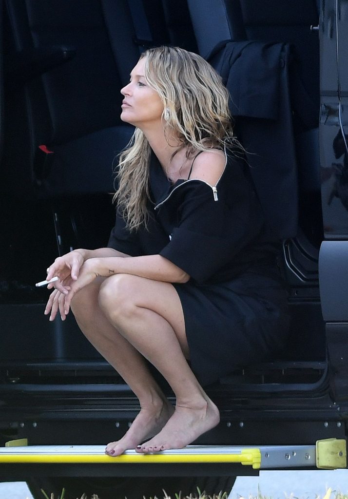 BTS XXX: Kate Moss Showing Her Beautiful Boobs on the Set gallery, pic 64