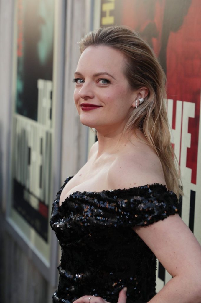 Talented Actress Elisabeth Moss Showing Her Boobs  gallery, pic 264