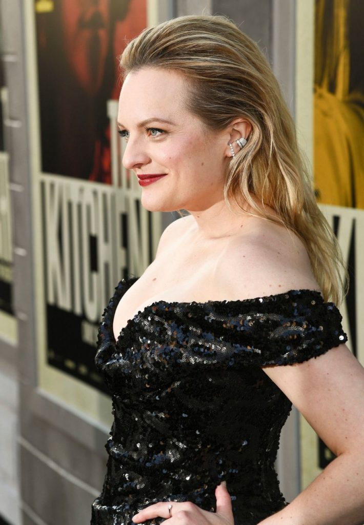 Talented Actress Elisabeth Moss Showing Her Boobs  gallery, pic 290