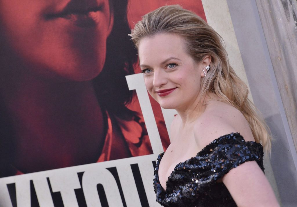 Talented Actress Elisabeth Moss Showing Her Boobs  gallery, pic 304