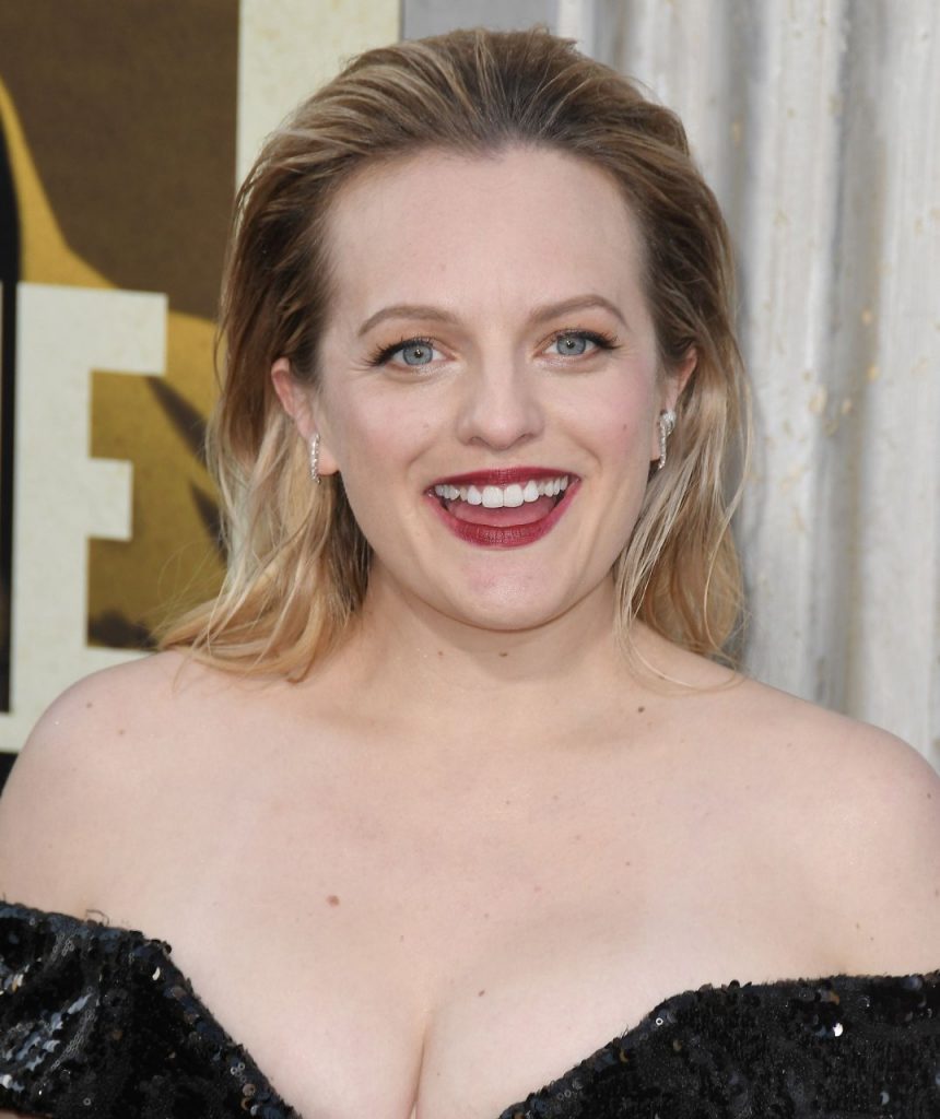 Talented Actress Elisabeth Moss Showing Her Boobs  gallery, pic 306
