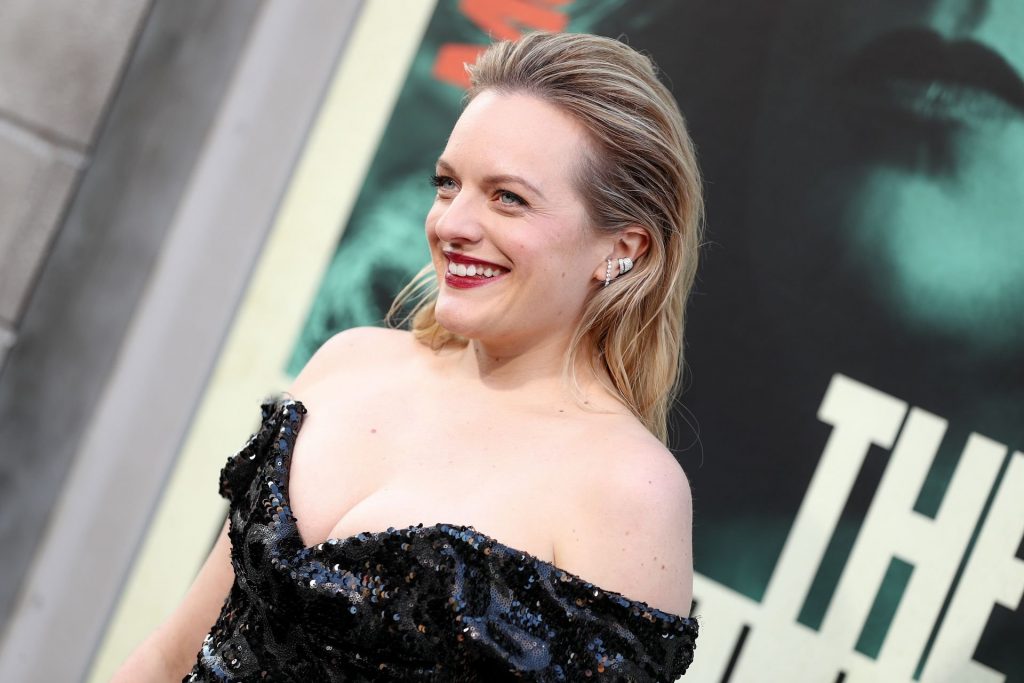 Talented Actress Elisabeth Moss Showing Her Boobs  gallery, pic 34