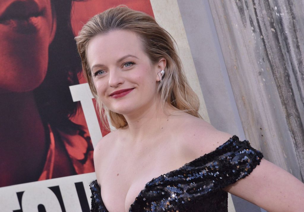 Talented Actress Elisabeth Moss Showing Her Boobs  gallery, pic 110