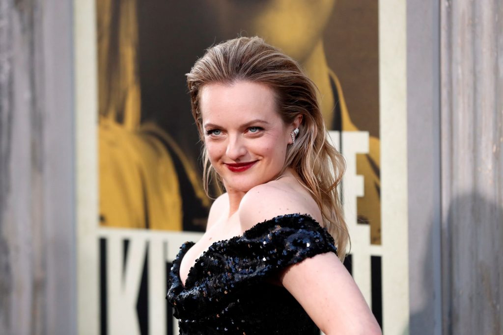 Talented Actress Elisabeth Moss Showing Her Boobs  gallery, pic 182