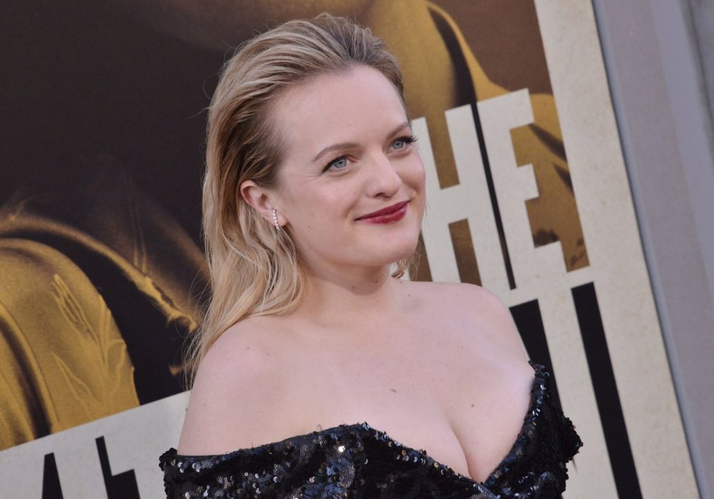 Talented Actress Elisabeth Moss Showing Her Boobs  gallery, pic 194