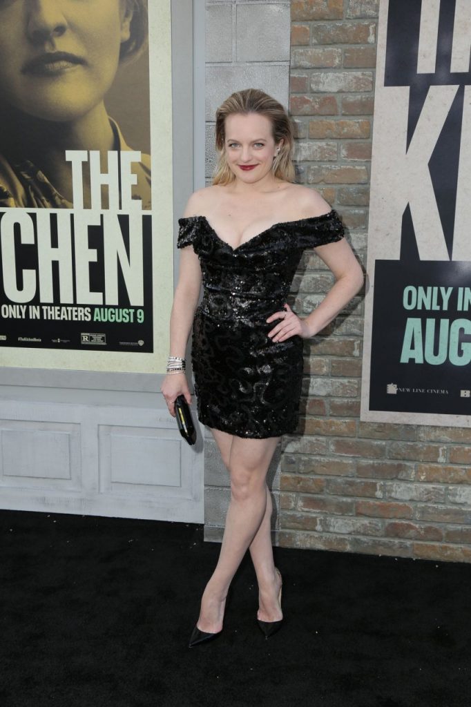 Talented Actress Elisabeth Moss Showing Her Boobs  gallery, pic 196