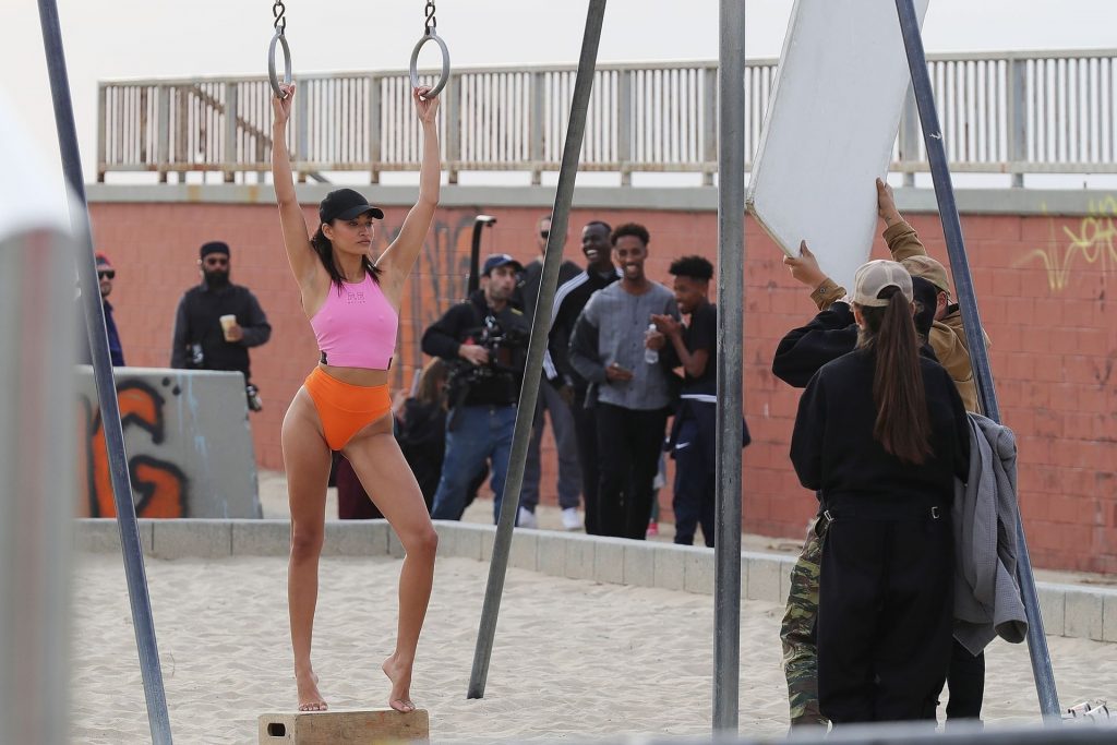 Shanina Shaik’s Hottest Photos from the Set of a Fitness Photoshoot gallery, pic 30