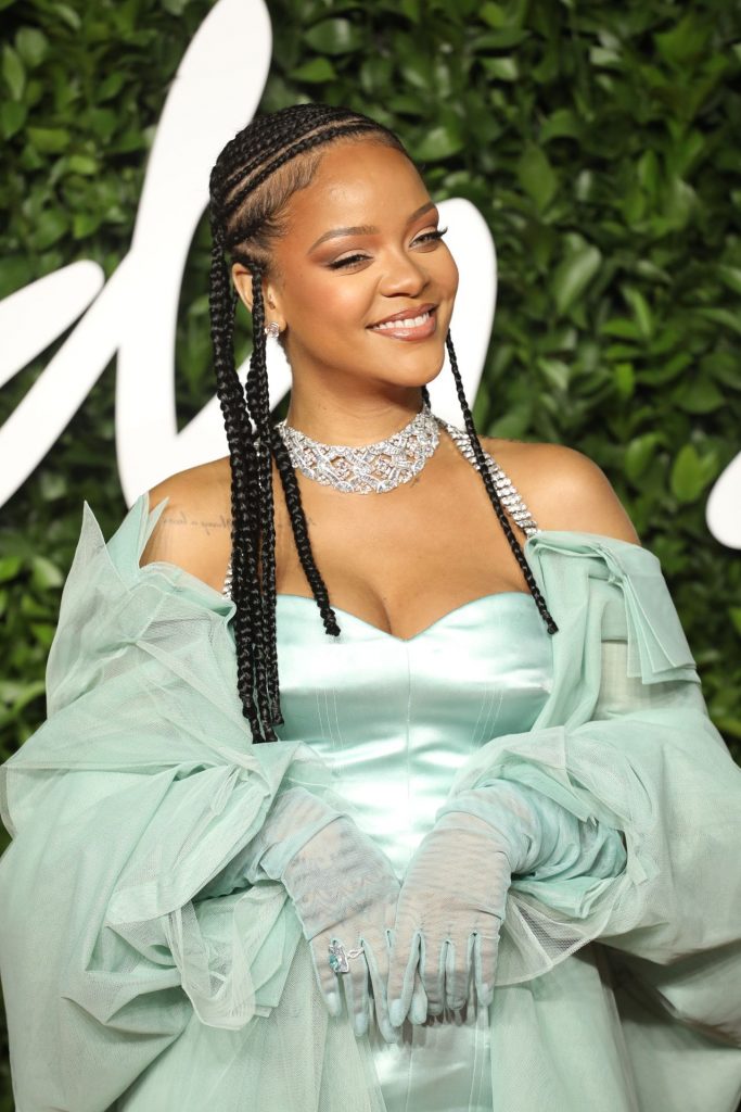 Rihanna Stuns in a Sexy Dress on The Red Carpet  gallery, pic 20