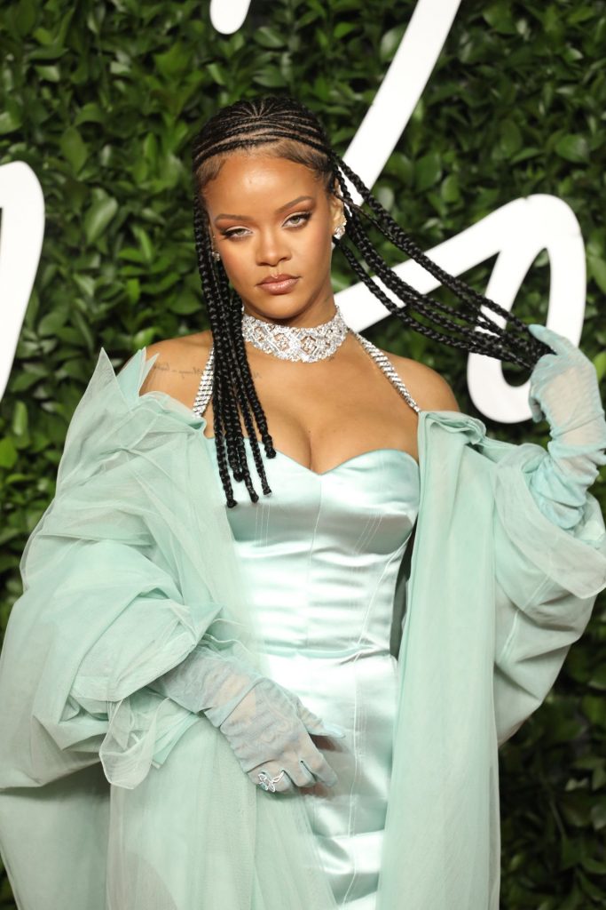 Rihanna Stuns in a Sexy Dress on The Red Carpet  gallery, pic 34