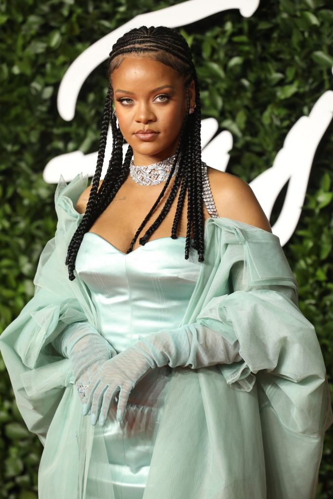Rihanna Stuns in a Sexy Dress on The Red Carpet  gallery, pic 46