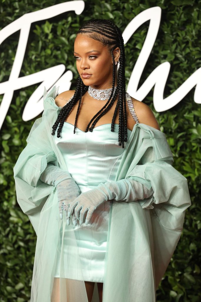 Rihanna Stuns in a Sexy Dress on The Red Carpet  gallery, pic 54