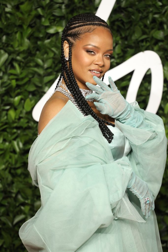 Rihanna Stuns in a Sexy Dress on The Red Carpet  gallery, pic 14