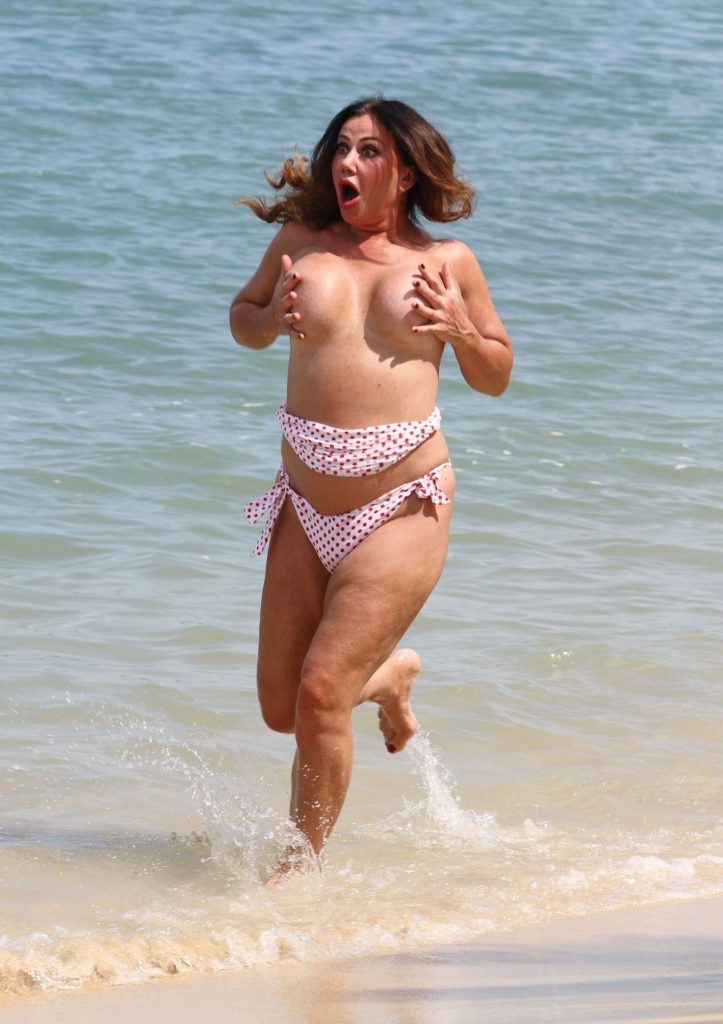 Topless Lisa Appleton Having Fun on the Beach  gallery, pic 38