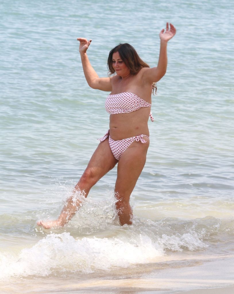 Topless Lisa Appleton Having Fun on the Beach  gallery, pic 56