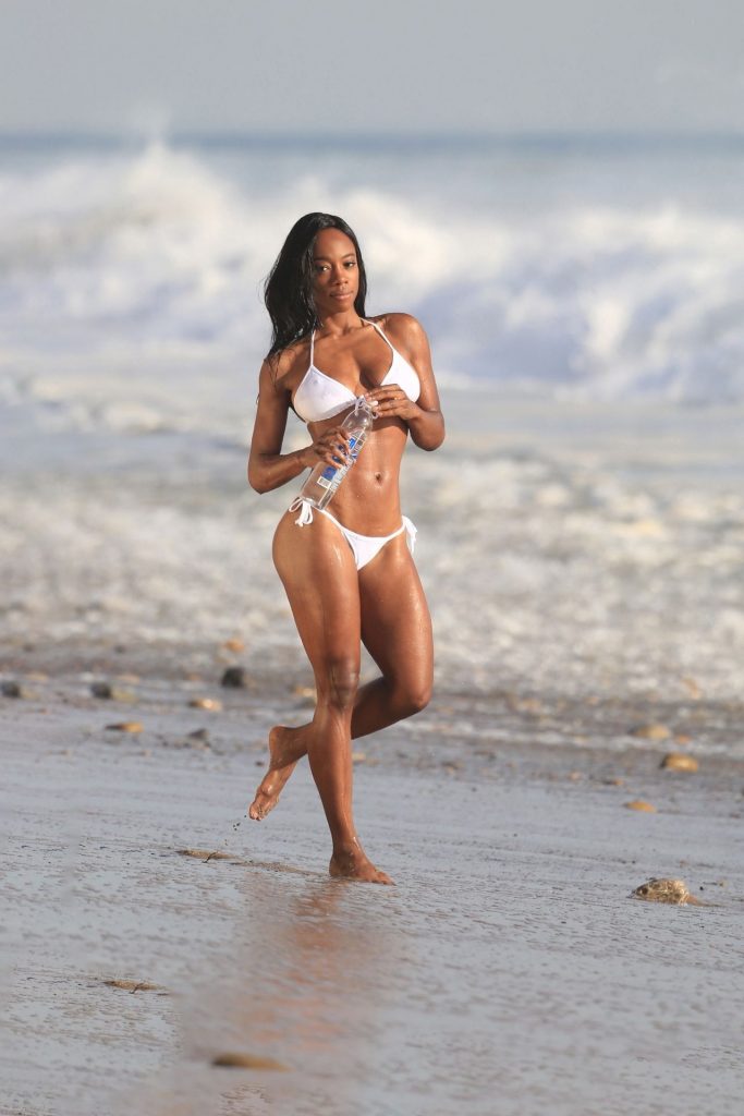 Adrianne Nina Flaunts Her Perfect Body in a Skimpy White Bikini gallery, pic 6