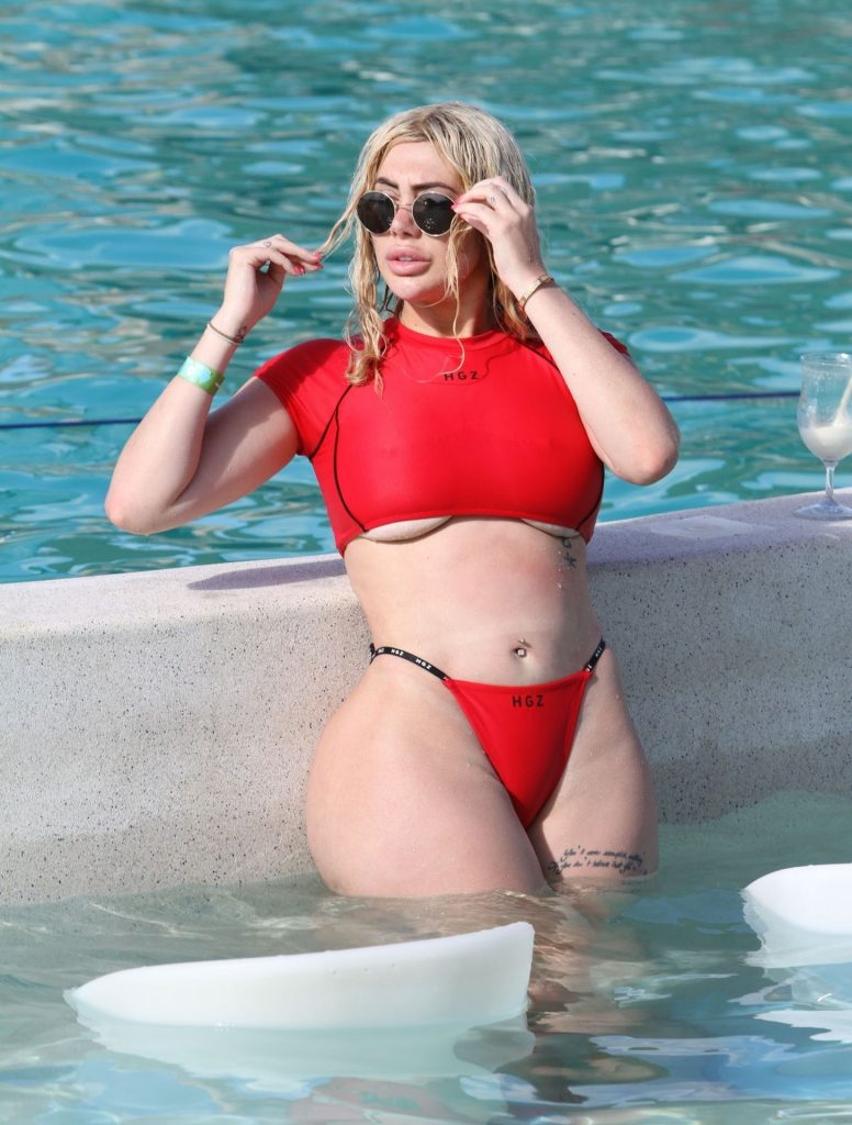 Busty Chloe Ferry Shows Her Killer Curves in the Swimming Pool gallery, pic 58