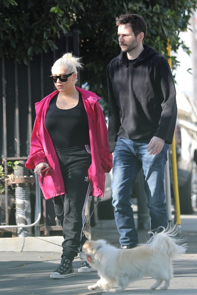 Braless Christina Aguilera Looks Hot While Out and About gallery, pic 22