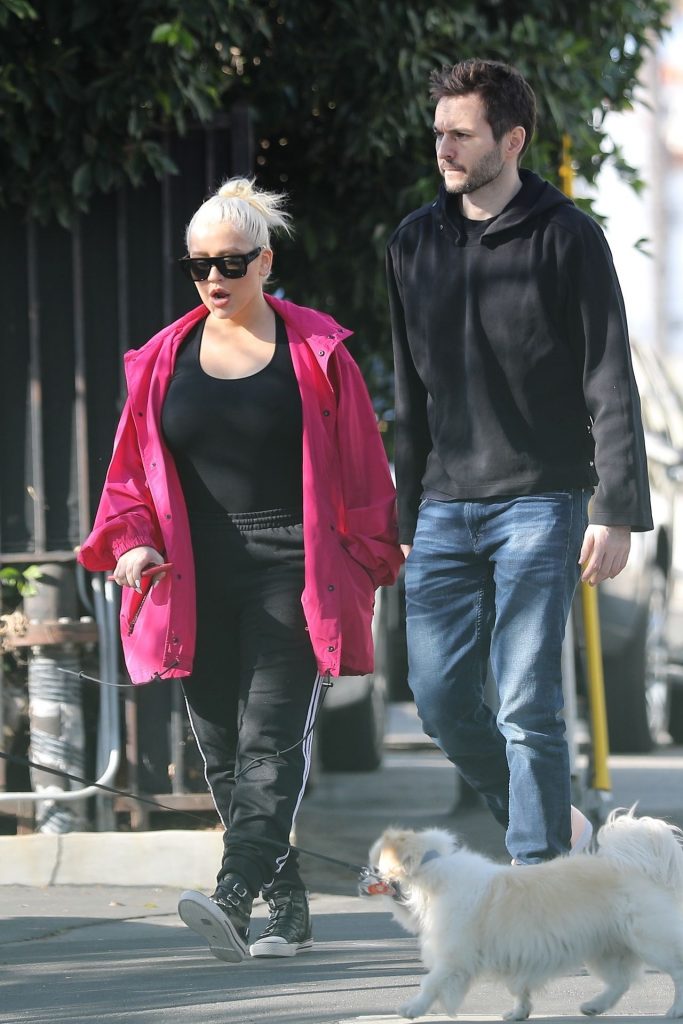 Braless Christina Aguilera Looks Hot While Out and About gallery, pic 24