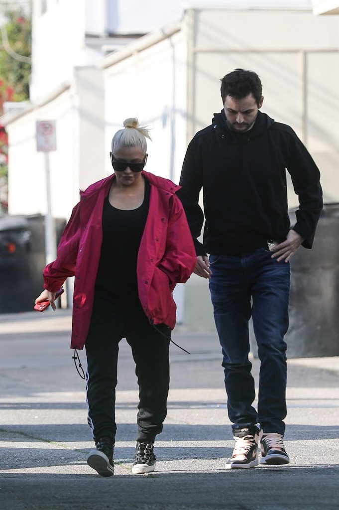 Braless Christina Aguilera Looks Hot While Out and About gallery, pic 62