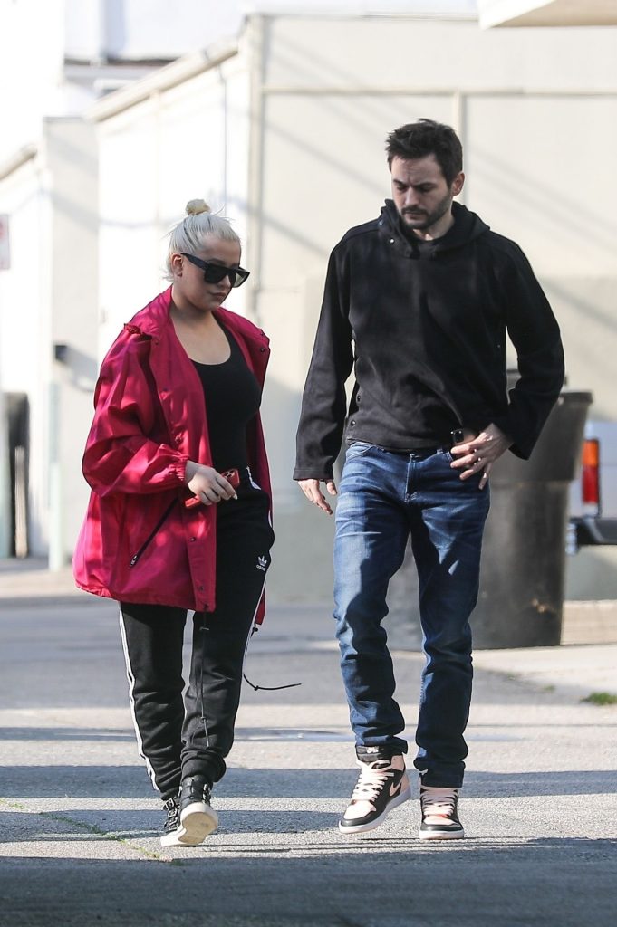 Braless Christina Aguilera Looks Hot While Out and About gallery, pic 68