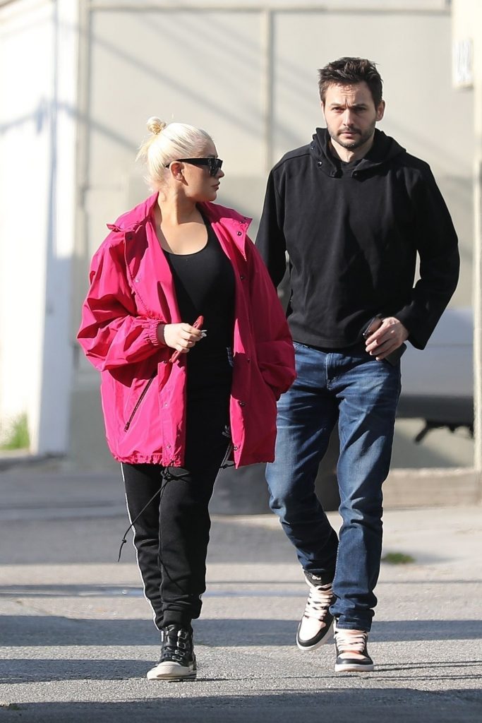 Braless Christina Aguilera Looks Hot While Out and About gallery, pic 72