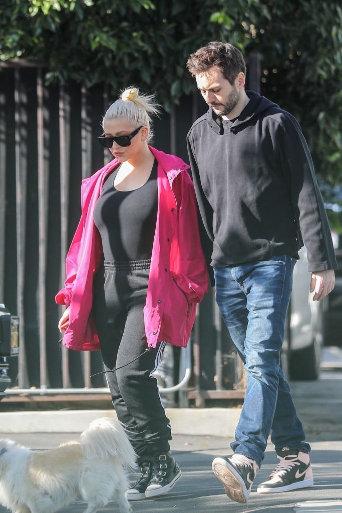 Braless Christina Aguilera Looks Hot While Out and About gallery, pic 84
