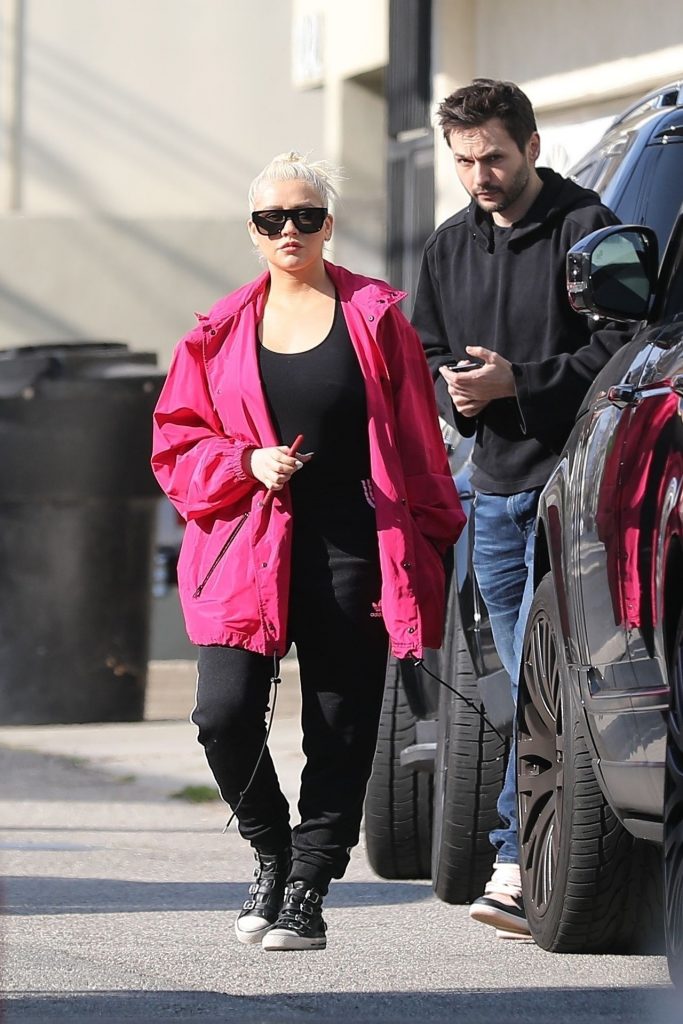 Braless Christina Aguilera Looks Hot While Out and About gallery, pic 86