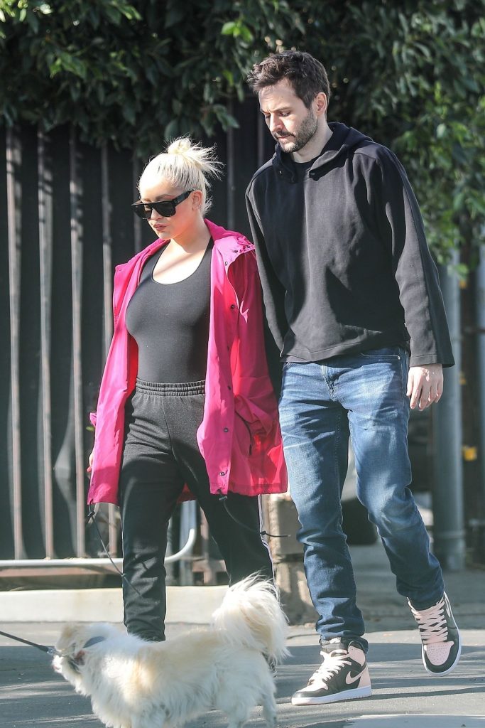Braless Christina Aguilera Looks Hot While Out and About gallery, pic 18
