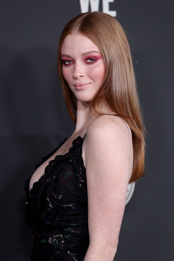 Sexy Redhead Larsen Thompson Displaying Her Ample Cleavage gallery, pic 6