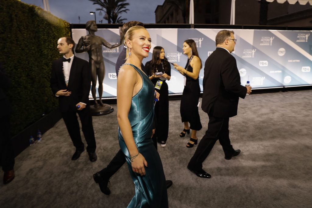 Oscar-Nominated Hottie Scarlett Johansson Showing Her Boobs gallery, pic 210