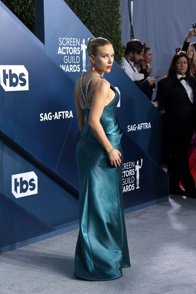 Oscar-Nominated Hottie Scarlett Johansson Showing Her Boobs gallery, pic 168