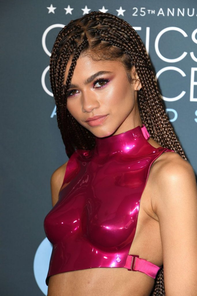 Gorgeous Zendaya Showing Her Amazing-Looking Cleavage gallery, pic 96