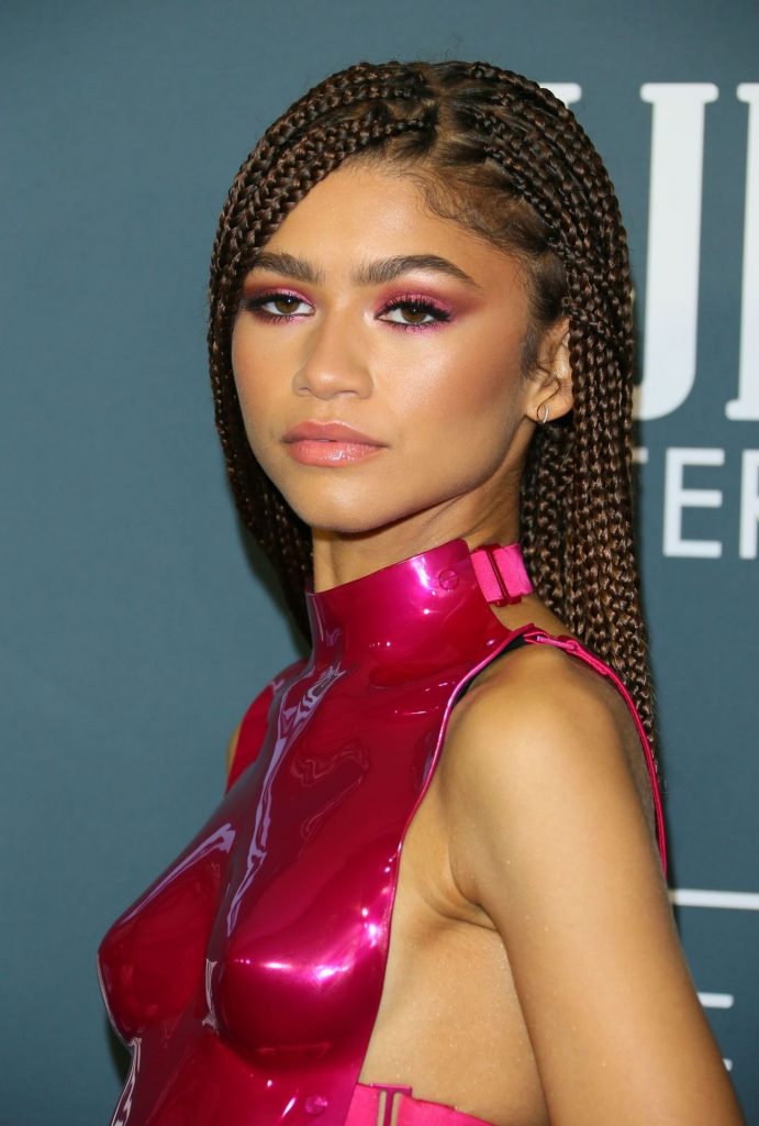 Gorgeous Zendaya Showing Her Amazing-Looking Cleavage gallery, pic 110