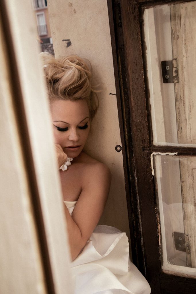 Naked and Sexy Pictures of the 52-Year-Old Pamela Anderson gallery, pic 28