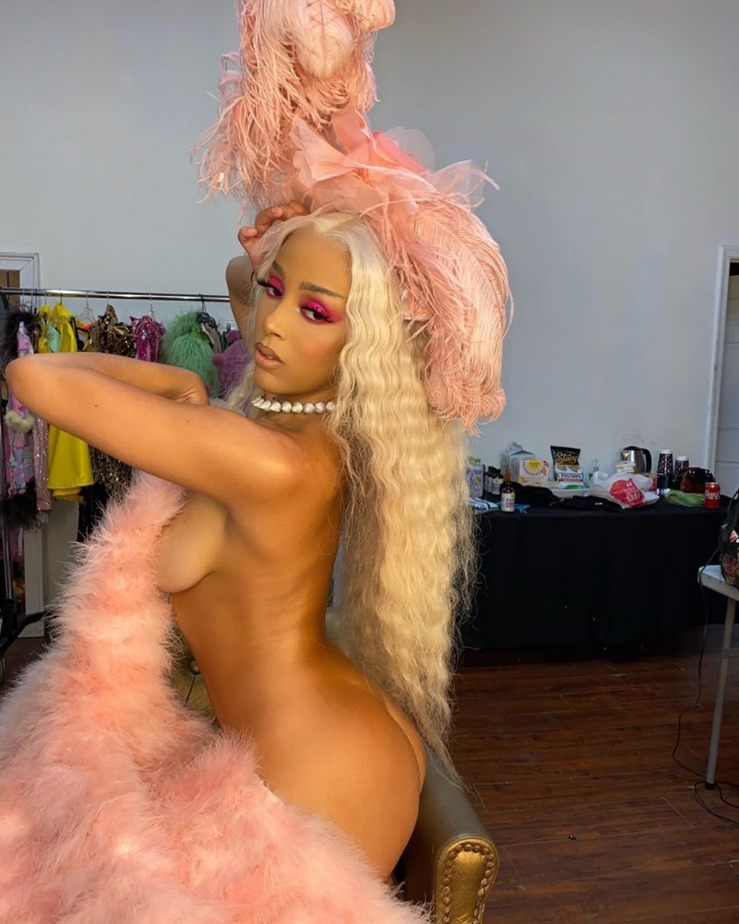 Naked and Sexy Doja Cat Pictures – 28 High-Resolution Photos gallery, pic 22