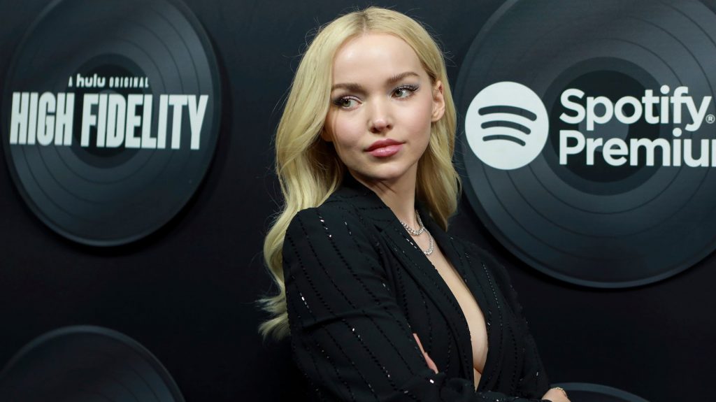 Busty Blonde Hottie Dove Cameron Decided Not to Wear a Bra gallery, pic 134