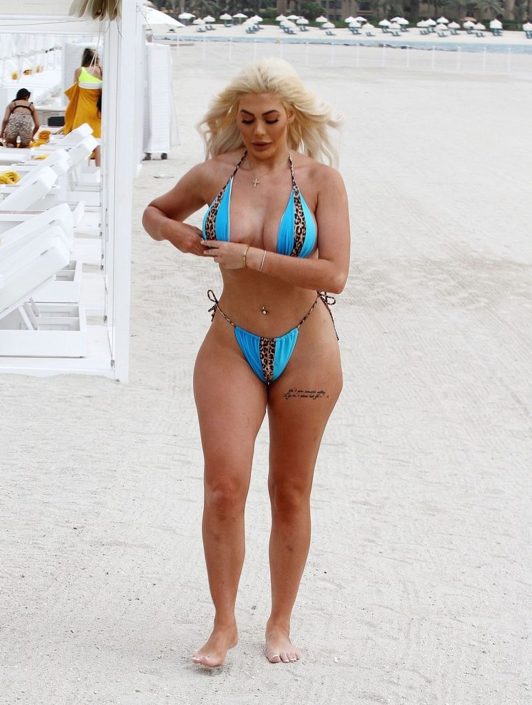 Meaty Blonde Bimbo Chloe Ferry Shows Her Bikini Body gallery, pic 6