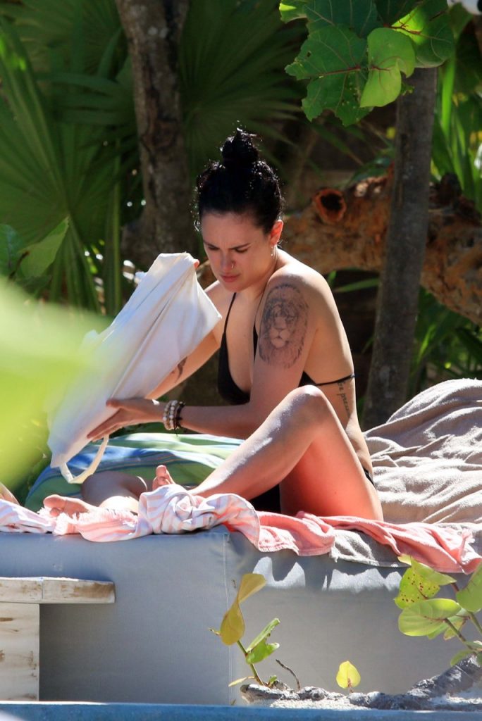 Bikini-Clad Rumer Willis Showing Her Enviable Physique on Camera gallery, pic 20
