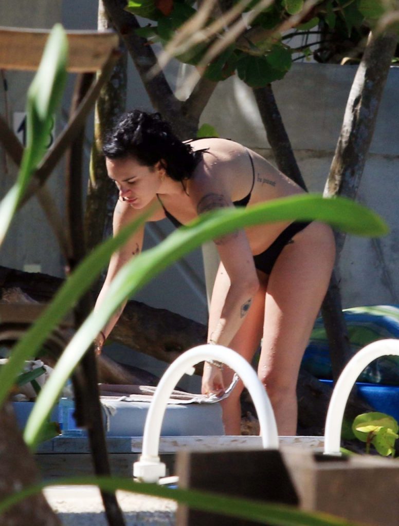 Bikini-Clad Rumer Willis Showing Her Enviable Physique on Camera gallery, pic 22
