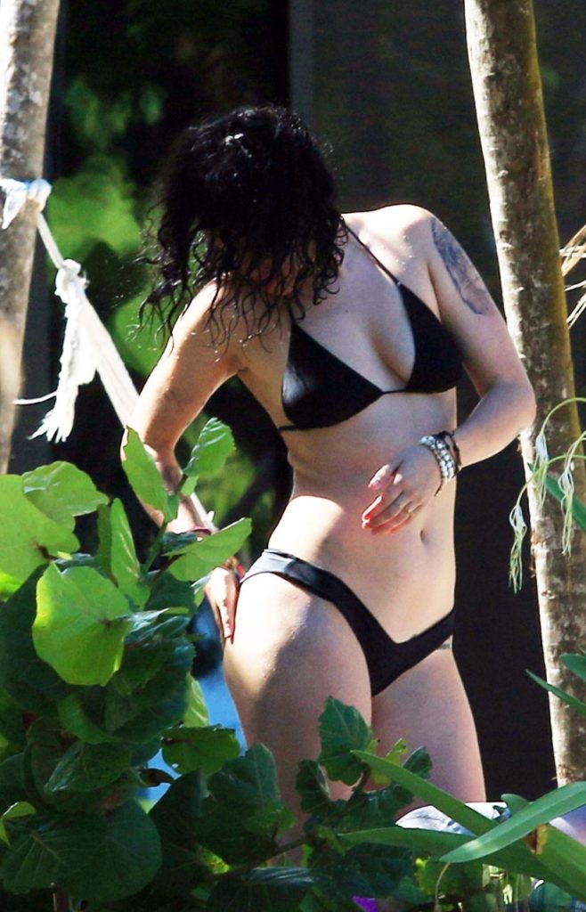Bikini-Clad Rumer Willis Showing Her Enviable Physique on Camera gallery, pic 40