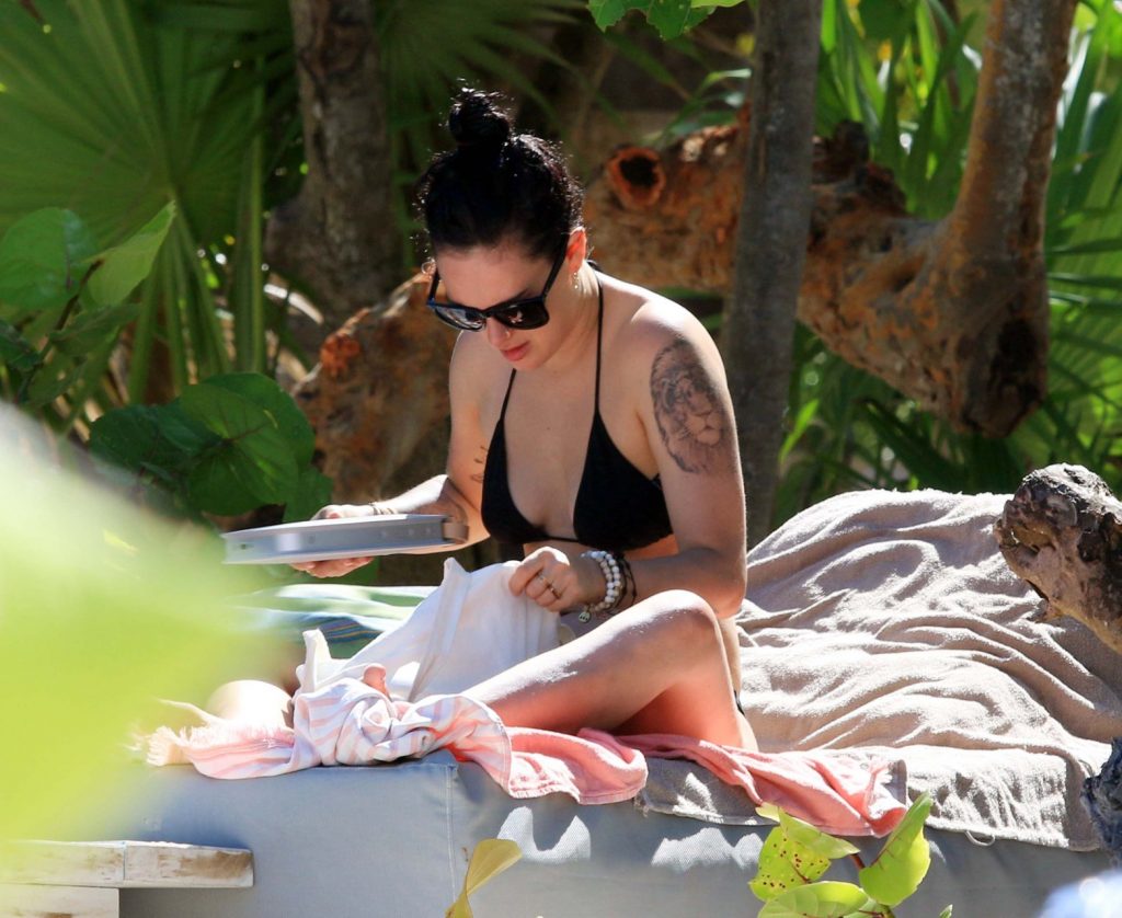 Bikini-Clad Rumer Willis Showing Her Enviable Physique on Camera gallery, pic 54