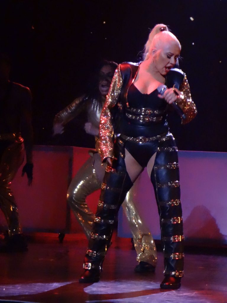 Thick Songstress Christina Aguilera Showing Her Meaty Thighs on Stage gallery, pic 32