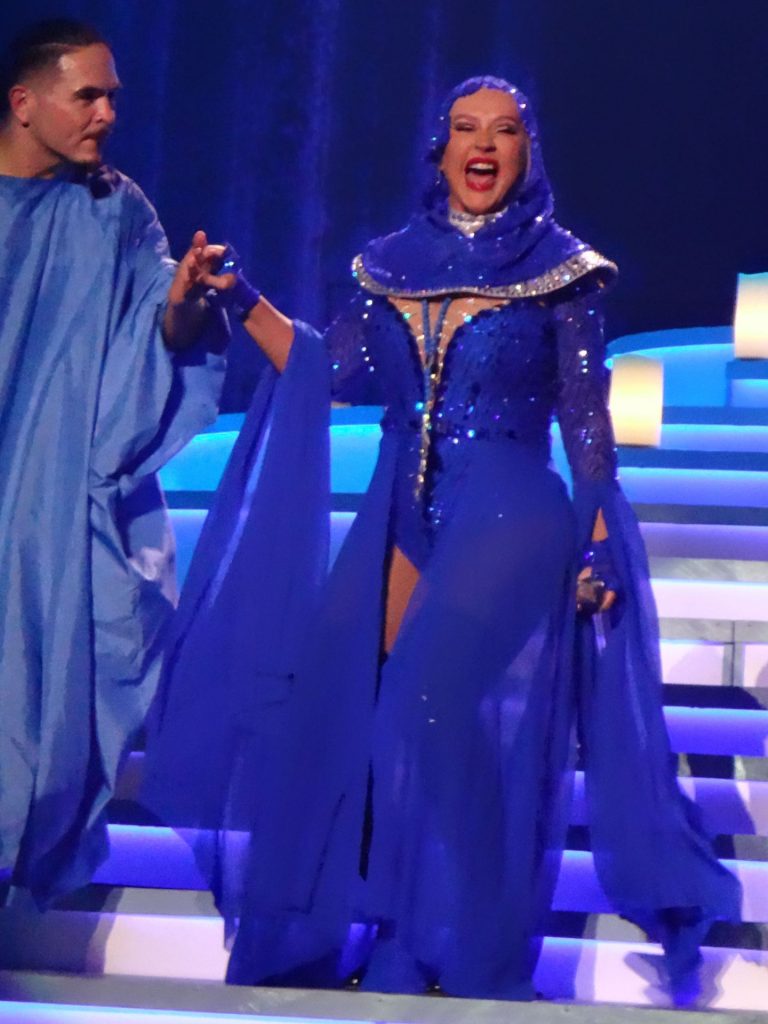 Thick Songstress Christina Aguilera Showing Her Meaty Thighs on Stage gallery, pic 82