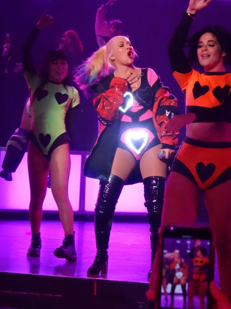 Thick Songstress Christina Aguilera Showing Her Meaty Thighs on Stage gallery, pic 156